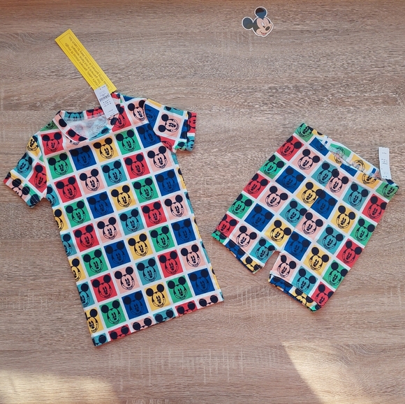 Gap Mickey pajamas size 6 - Picture 15 of 16